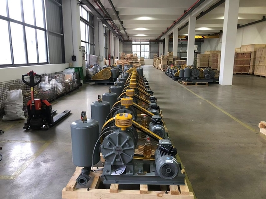 2,2KW DN40 HC-501S Dmuchawa do uzdatniania powietrza obrotowego z japońskim wzornictwem
